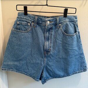 Levi's - HIGH LOOSE WOMEN'S SHORTS; Size 29